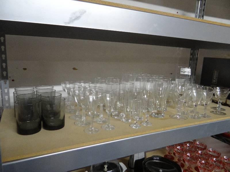 lot 4276 image: Large lot of glassware, steamware.