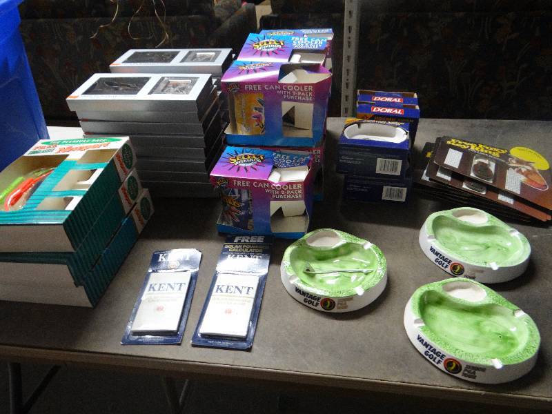 lot 4282 image: Lot of household, & party items.