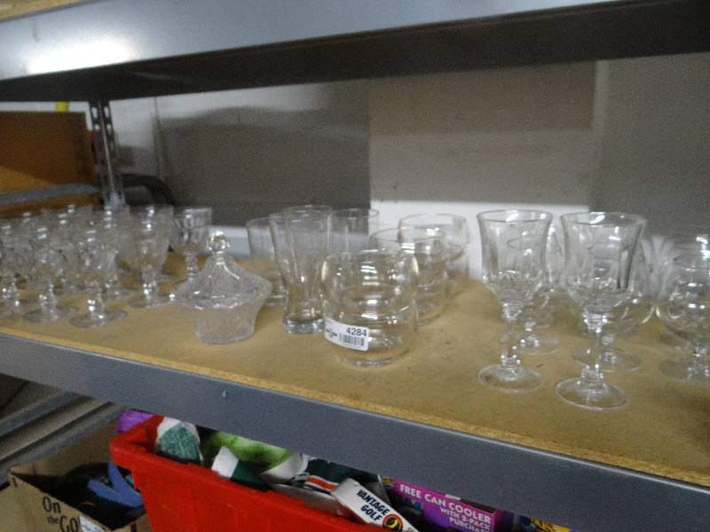 lot 4284 image: Lot of glassware & steamware.