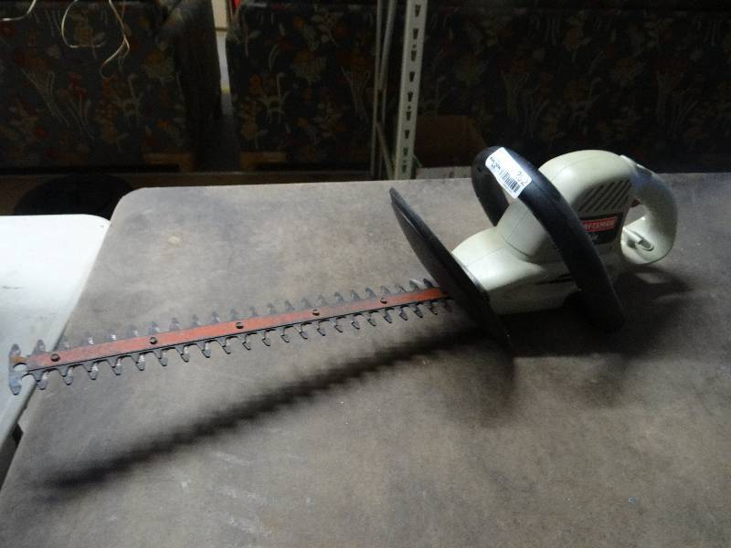 lot 4292 image: Craftsman 18 electric trimmer.
