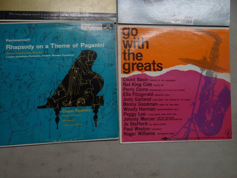lot 4307 image: Lot of 10 records.