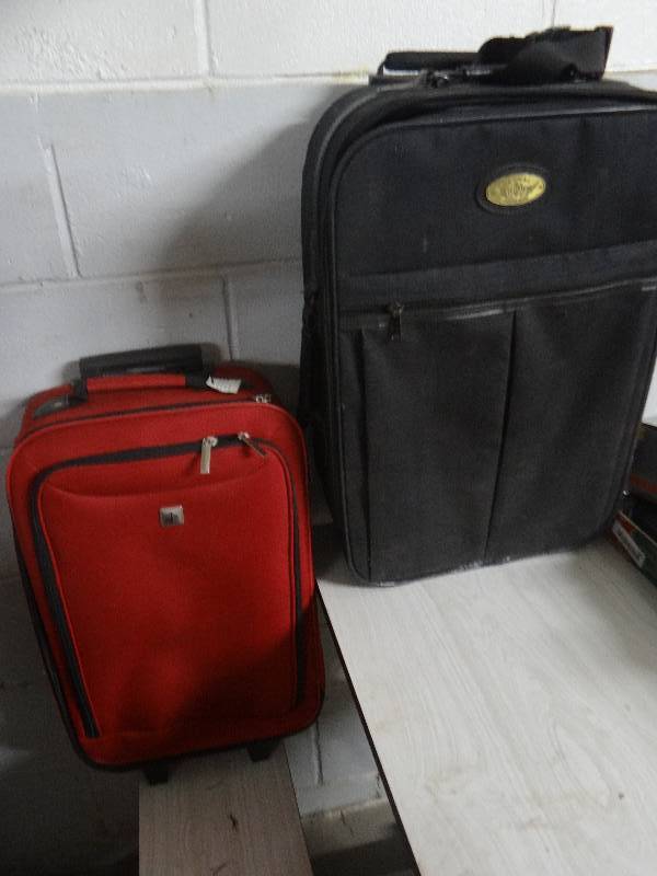 lot 4330 image: Pair of luggage bags.