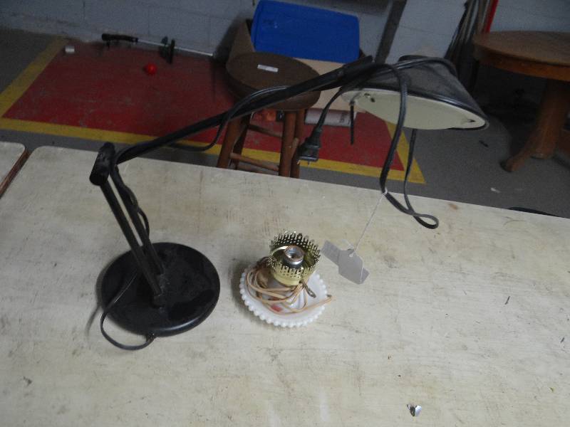 lot 4347 image: 2 Table lamp.