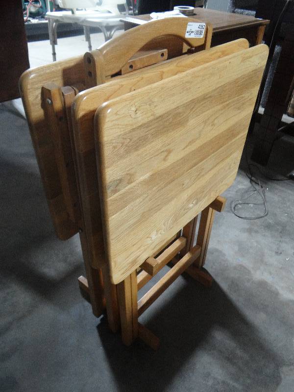 lot 4352 image: Set of TV trays.