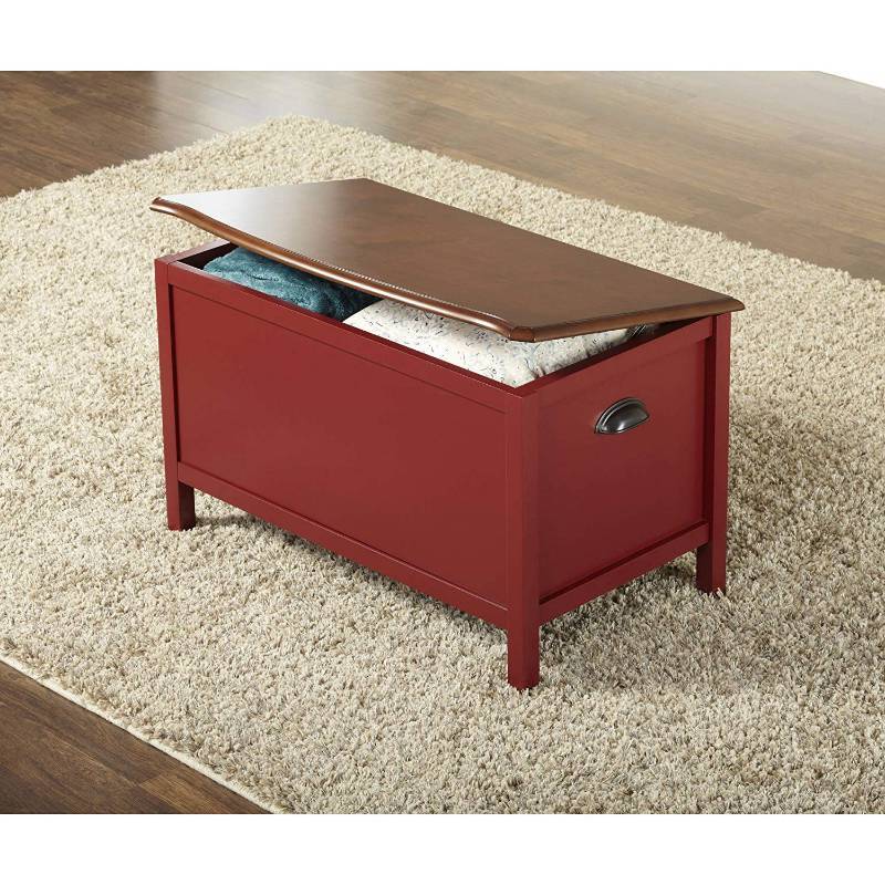 lot 1105 image: storage trunk