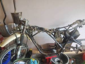 lot 250 image: 1978 Yamaha DT400 Basket Case