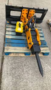 lot 213 image: (Unused)-P680 Hydraulic Breaker Hammer