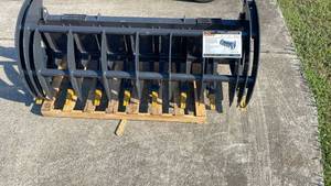 lot 400 image: Arteer 78-inch Skid Steer Root Rake RR-78W (Unused)
