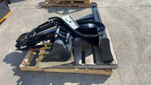 lot 424 image: (Unused)-Arteer 7 Skid Steer Backhoe Attachment SD-07L
