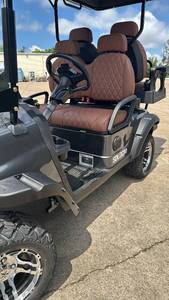lot 755 image: 2025 NEW 4 Person Luxury Golf Cart (ASSEMBLY REQUIRED) - Read description for more details SDLGC80