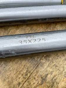 lot 92 image: (Unused) - Universal bucket pins - 6 pins - 35mm x 225mm
