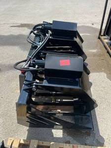 lot 266 image: (Unused)- Heavy-Duty Industrial Hydraulic Tree Shear Attachment