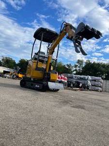 lot 306 image: (Unused)- QK18R Mini Excavator - Compact Construction Equipment Gasoline