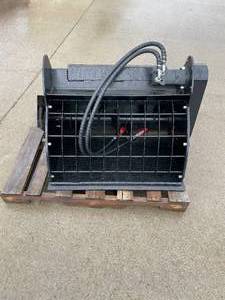 lot 249 image: 32-inch Skid Steer Concrete Mixing Bucket Attachment - Model JBD