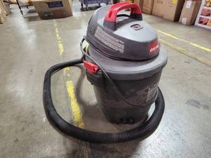 lot 41667 image: Shop-Vac 5 Gallon WetDry Vacuum