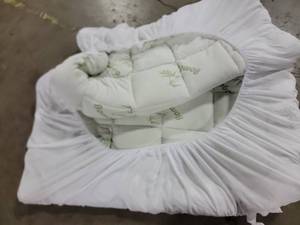 lot 60527 image: Mystery Mattress Topper and Cover