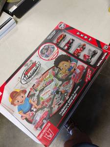 lot 29695 image: Rapid World Metal Model with Storage Game Blanket - Fire Rescue