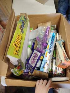 lot 29700 image: Box of Miscellaneous Toys and Games and Party Supplies