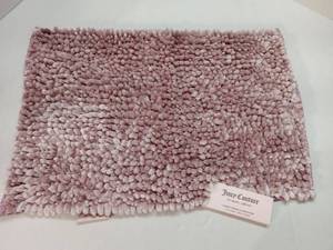 lot 100145 image: (UNUSED) Juicy Couture Luxury Chenille Bath Rug - Dusty Blush - Retail $35