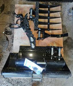 lot 5072 image: Unused Set of Six (6) Mini Excavator Attachments - Quick Connect Coupler - Hydraulic Thumb - 80mm Bucket - 60mm Bucket - Rake - RipperPick