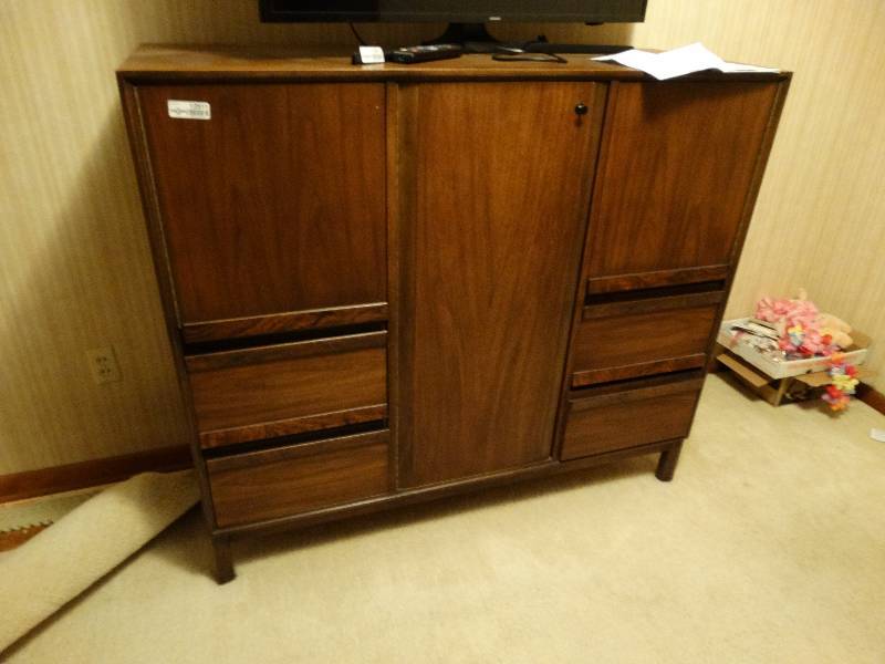 lot 12911 image: Mid century Americans of Martinsville wardrobe cabinet- Beautiful piece of furniture
