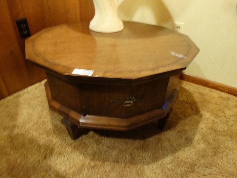 lot 12924 image: Round wood end table