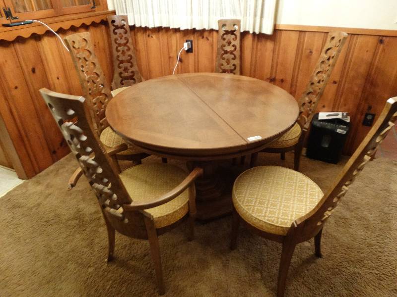 lot 12931 image: Mid Century dining table set- Table 6 chairs 1 leaf