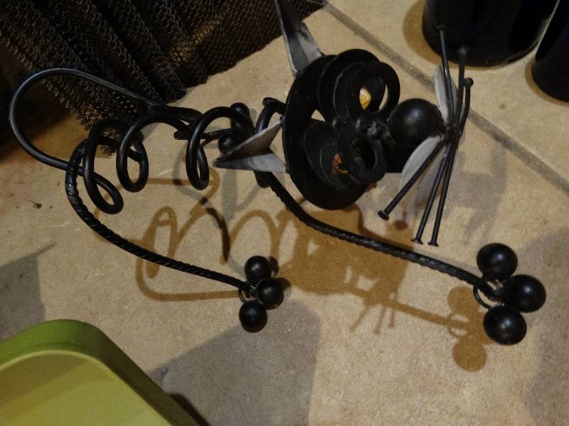 lot 12936 image: Metal cat decor
