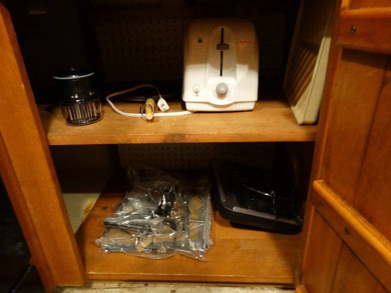 lot 12955 image: Small kitchen appliances & misc.