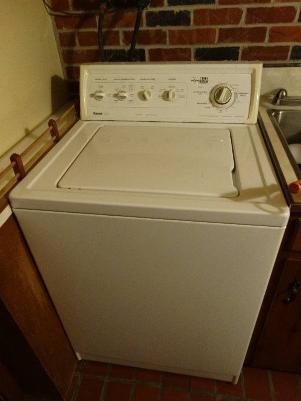 lot 12956 image: Kenmore 80 series- HD super capacity plus washing machine