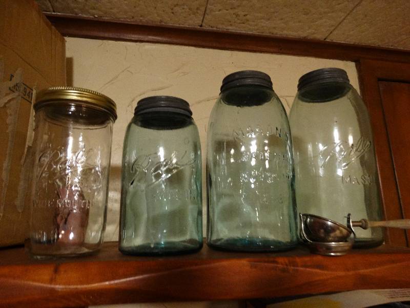 lot 12995 image: Lot of vintage jars w lids