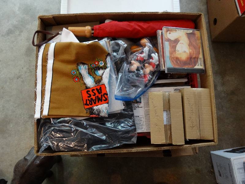 lot 13523 image: Lot of miscellaneous, Dream catchers, light bulbs, cds, etc.