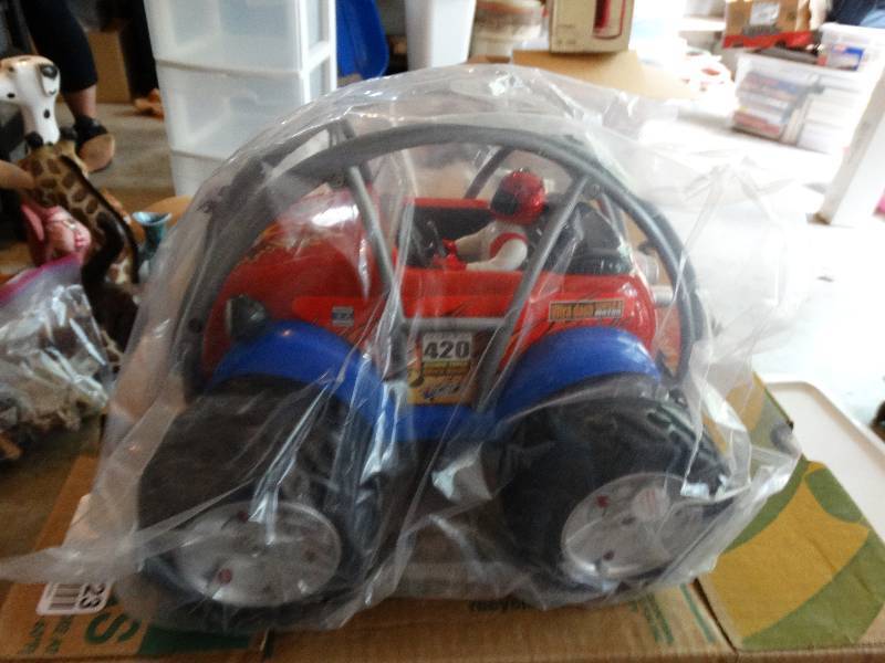 lot 13525 image: Remote control car.