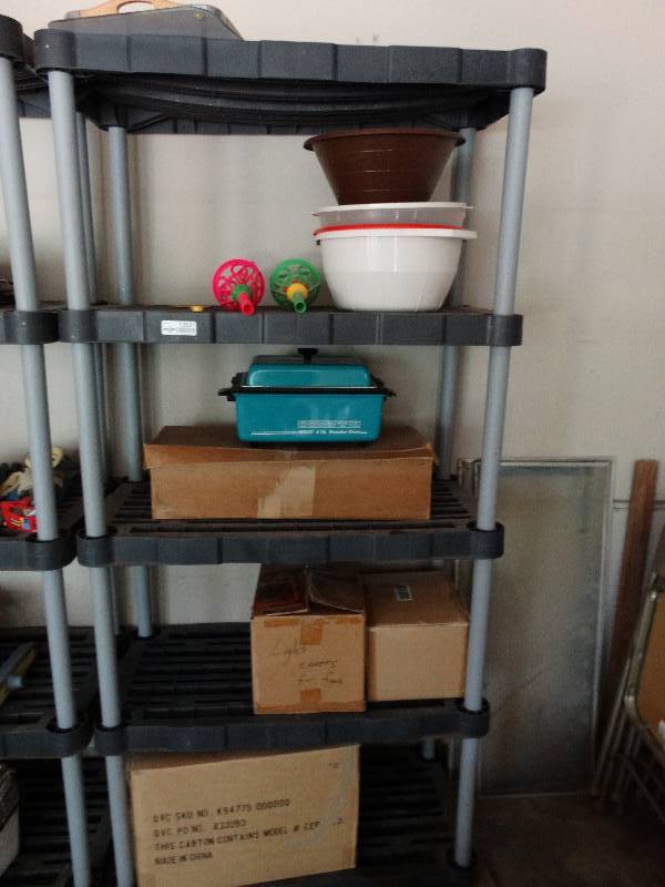 lot 13531 image: Shelf and contents.