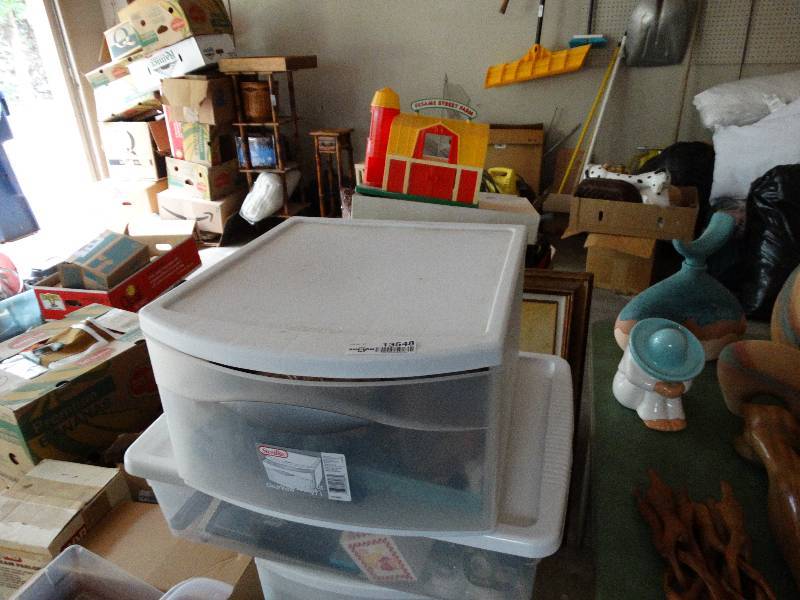 lot 13548 image: 2 containers of office supplies.