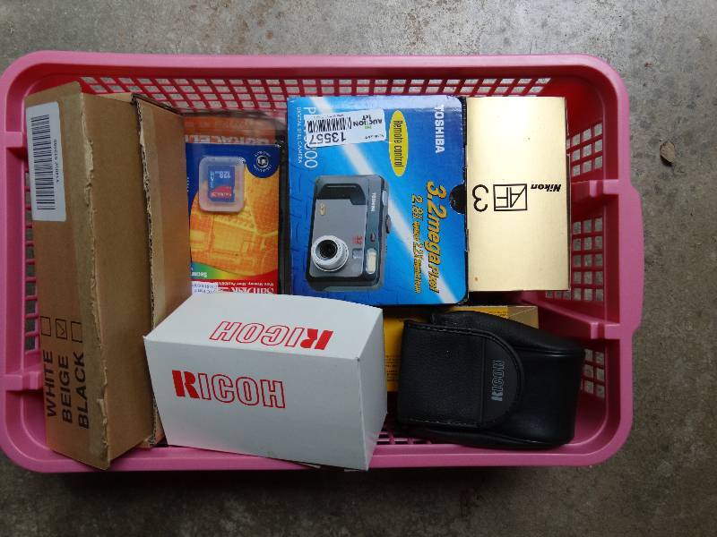 lot 13557 image: Lot of camera accersories, camera, etc.