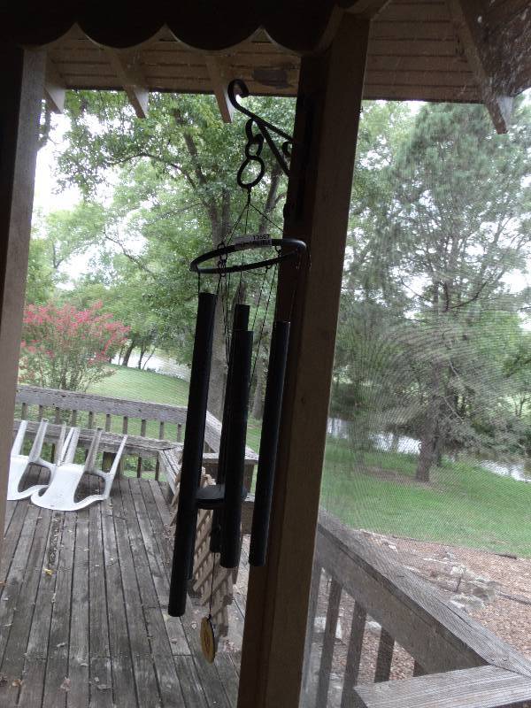 lot 13567 image: 2 windchimes.