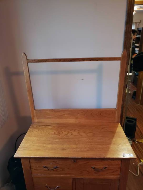 Antique Dresser With Quilt Rack Smithville Living Estate Auction