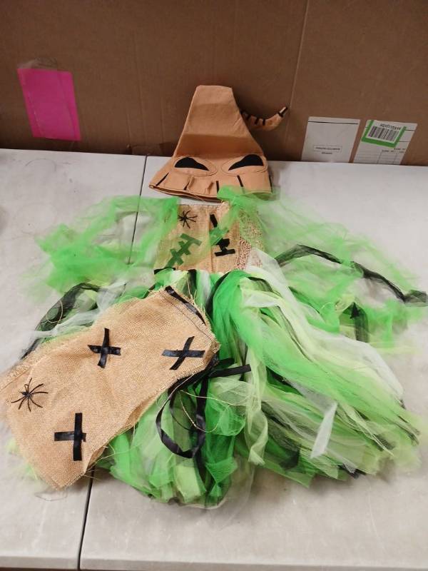 lot 42249 image: Halloween Voodoo Mask with Green Tulle