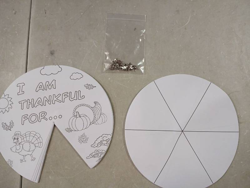 lot 42328 image: Thanksgiving Coloring Wheel Activity