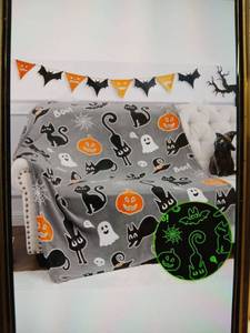 lot 23334 image: Halloween Glow In The Dark Throw Blanket 50 x 60in