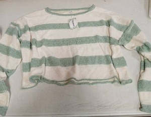 lot 23377 image: Coynor Womens Crop Sweater Green Stripes XL
