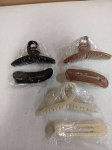 lot 31915 image: Flocked Hair Claws Large 6pcs