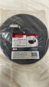 lot 5482 image: Rubbermaid Cashmere Sink Divider Mat with Microban