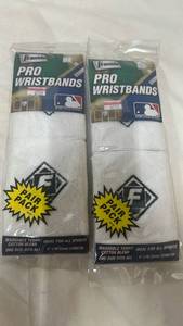 lot 5522 image: 2 Sets Franklin 4 Pro Wristbands