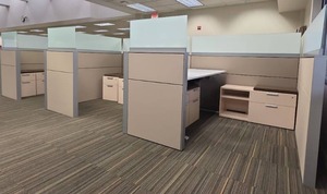 lot 13038 image: Modern Office Cubicle Set