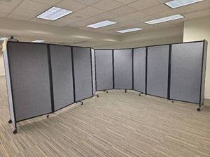 lot 13091 image: Mobile Office Room Divider Panels Set
