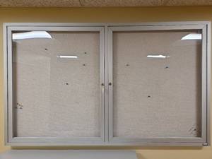 lot 13095 image: Lockable Bulletin Board with Keys