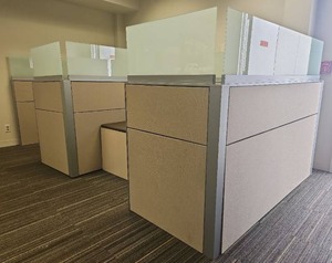 lot 13001 image: Modern Office Cubicle Set with Privacy Panels