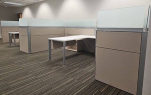 lot 13004 image: Modern Office Cubicle Workstation Set